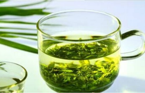 红茶和绿茶的区别功效 冲泡水的温度不同功效不同