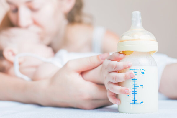 母乳可以放多久还能给婴儿喝