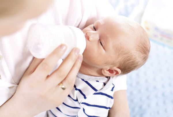 新生儿母乳和奶粉混合喂养好吗